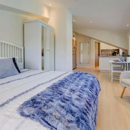 דירה Sea-inspired Designer • Prime Location *