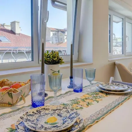 Διαμέρισμα Sea-inspired Designer • Prime Location Βάρνα